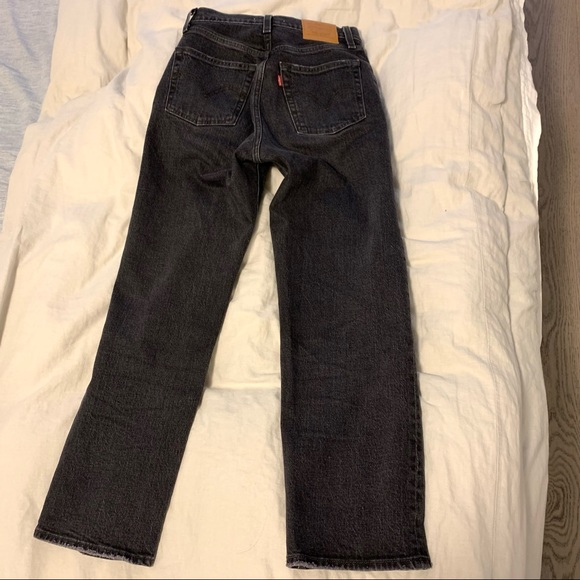 Levi's Faded Black Ribcage Straight Ankle Jeans - Picture 6 of 7